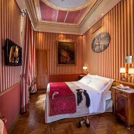 At The Spanish Steps View Rzym