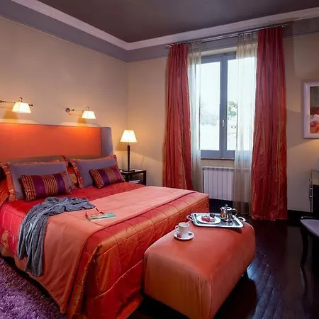 At The Spanish Steps View Hotel