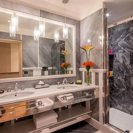 At The Spanish Steps View Rzym