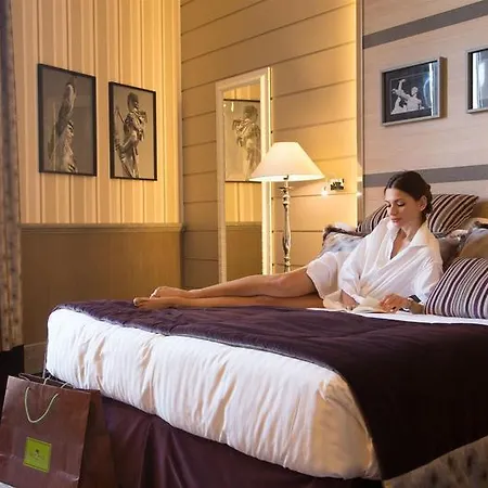 At The Spanish Steps View 2*