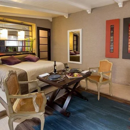 Hotel At The Spanish Steps View