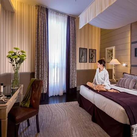 Hotel At The Spanish Steps View 2*