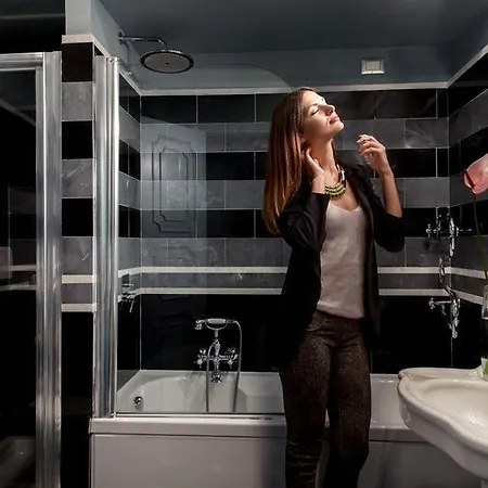 At The Spanish Steps View 2* Rzym