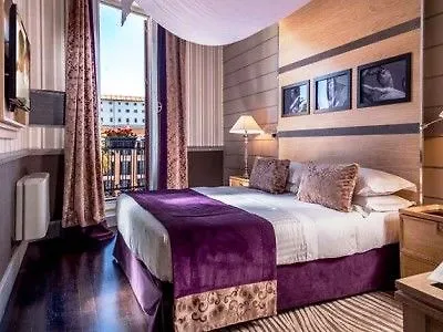 At The Spanish Steps View Hotel