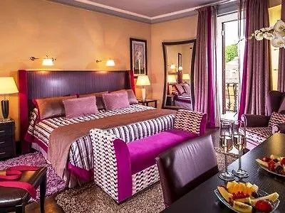 At The Spanish Steps View Hotel