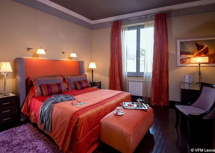 At The Spanish Steps View Отель