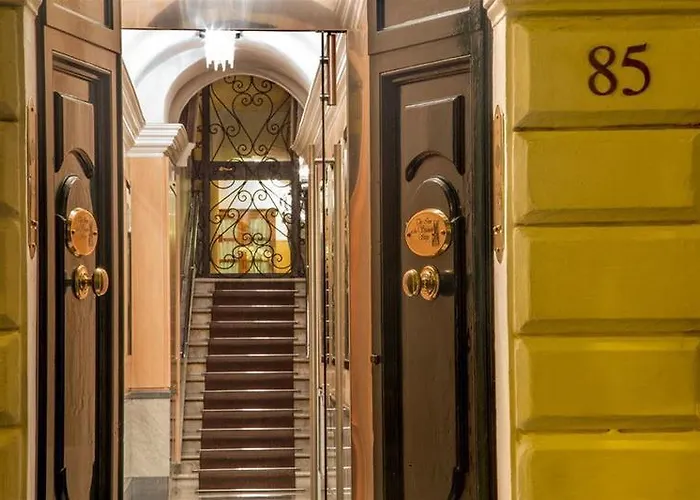 Отель At The Spanish Steps View 2*