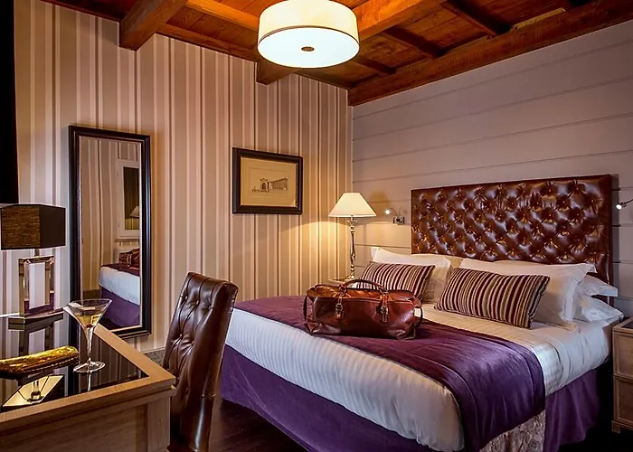 Отель At The Spanish Steps View 2*